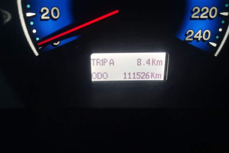 Used BYD F3 2012 Energy-Saving Model 1.5L Manual Comfort Version Odometer Close Up