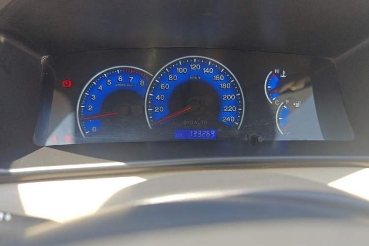 Used BYD F3 2012 Energy-Saving Model 1.5L Manual Comfort Version Odometer Close Up