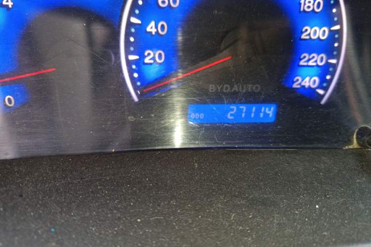 Used BYD F3 2012 Energy-Saving Model 1.5L Manual Comfort Version Odometer Close Up