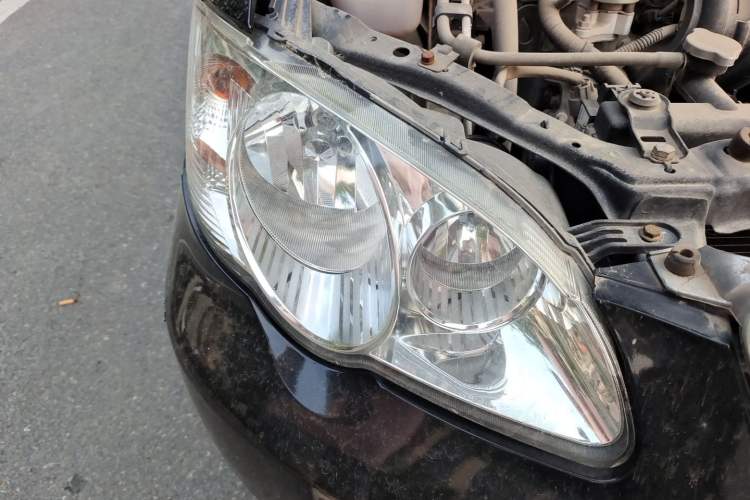 Used BYD F3 2012 Energy-Saving Model 1.5L Manual Comfort Version Right Front Headlight