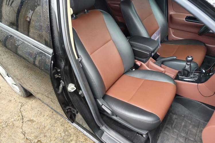 Used BYD F3 2012 Energy-Saving Model 1.5L Manual Comfort Version Right Front Seat