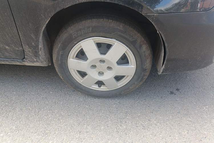 Used BYD F3 2012 Energy-Saving Model 1.5L Manual Comfort Version Right Front Wheel Hub