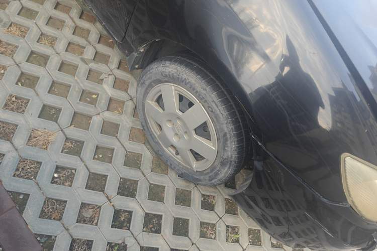 Used BYD F3 2012 Energy-Saving Model 1.5L Manual Comfort Version Right Front Wheel Hub