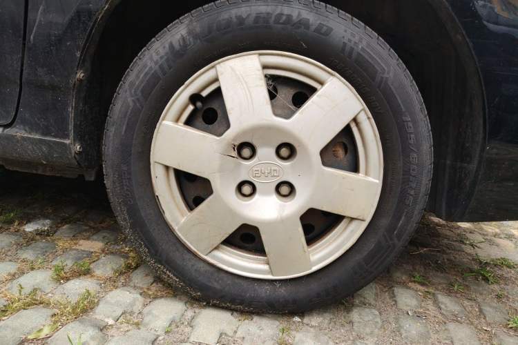 Used BYD F3 2012 Energy-Saving Edition 1.5L Manual Standard Model Right Front Wheel Hub