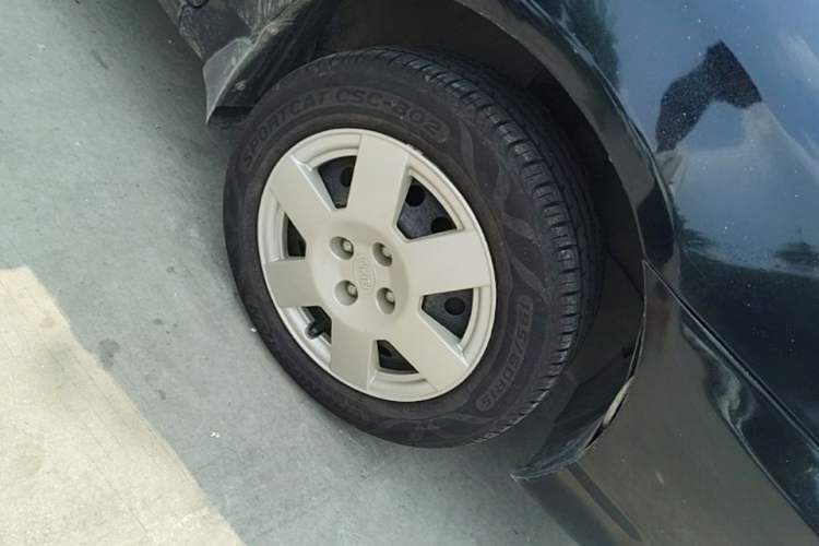 Used BYD F3 2012 Energy-Saving Model 1.5L Manual Comfort Version Right Front Wheel Hub