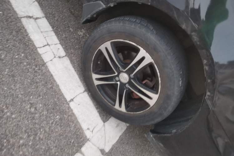 Used BYD F3 2012 Energy-Saving Model 1.5L Manual Comfort Version Right Front Wheel Hub