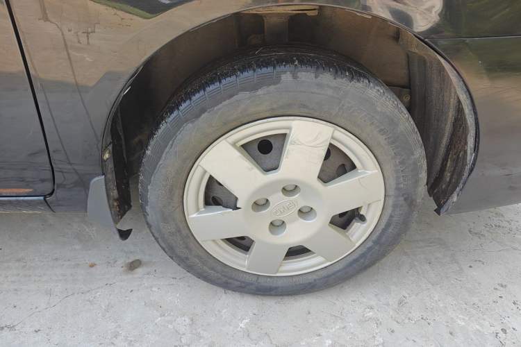 Used BYD F3 2012 Energy-Saving Model 1.5L Manual Comfort Version Right Front Wheel Hub
