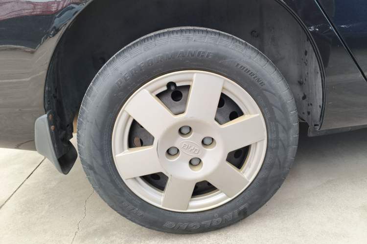 Used BYD F3 2012 Energy-Saving Model 1.5L Manual Comfort Version Right Rear Wheel Hub