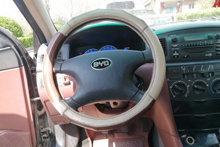 Used BYD F3 2012 Energy-Saving Model 1.5L Manual Comfort Version Steering Wheel
