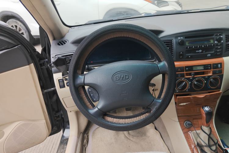 Used BYD F3 2012 Energy-Saving Edition 1.5L Manual Luxury Model Steering Wheel