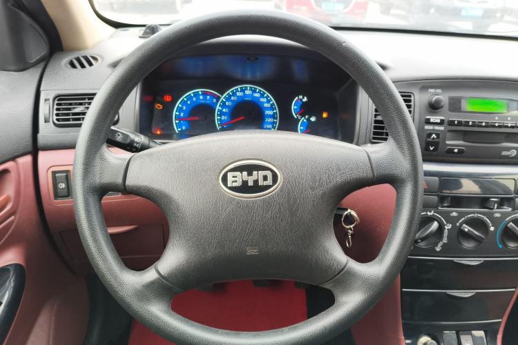 Used BYD F3 2012 Energy-Saving Model 1.5L Manual Comfort Version Steering Wheel