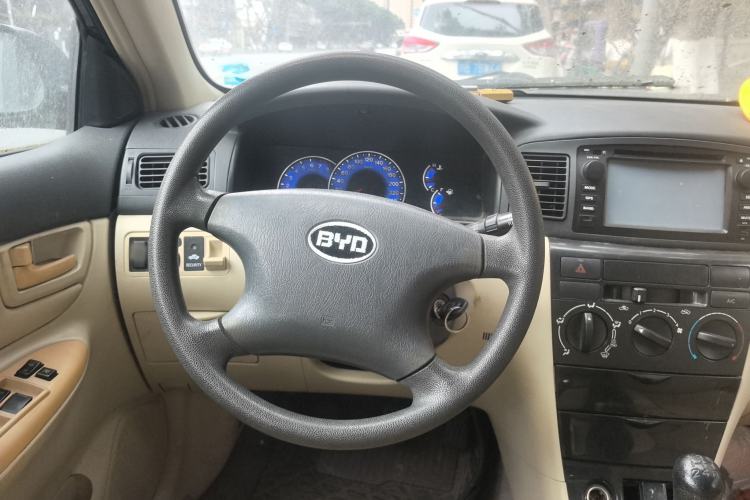 Used BYD F3 2012 Energy-Saving Model 1.5L Manual Comfort Version Steering Wheel