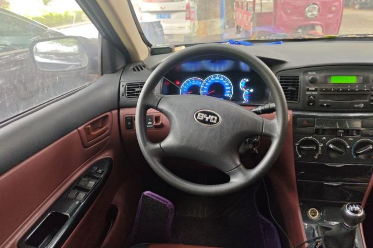 Used BYD F3 2012 Energy-Saving Model 1.5L Manual Comfort Version Steering Wheel