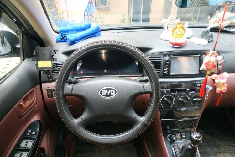 Used BYD F3 2012 Energy-Saving Model 1.5L Manual Comfort Version Steering Wheel