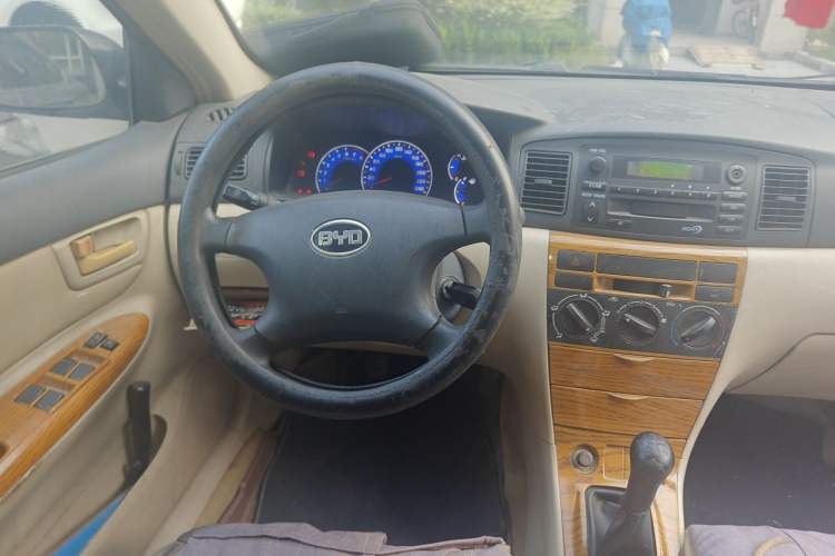 Used BYD F3 2012 Energy-Saving Model 1.5L Manual Comfort Version Steering Wheel