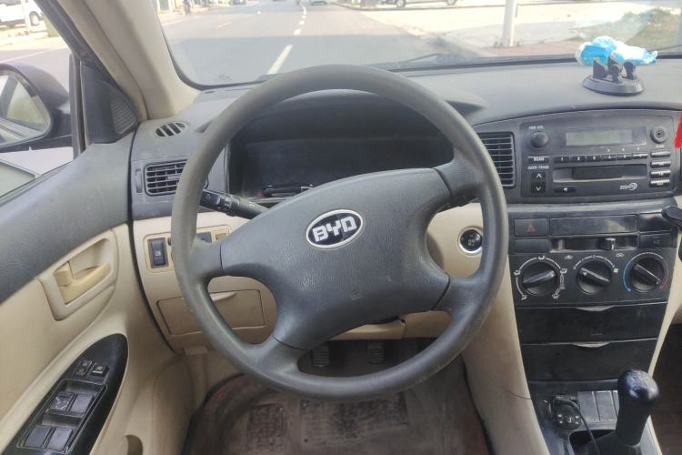 Used BYD F3 2012 Energy-Saving Model 1.5L Manual Comfort Version Steering Wheel