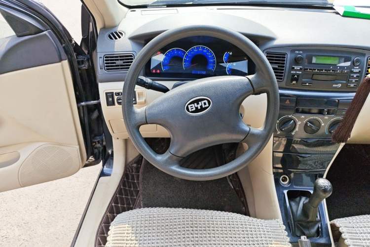 Used BYD F3 2012 Energy-Saving Model 1.5L Manual Comfort Version Steering Wheel