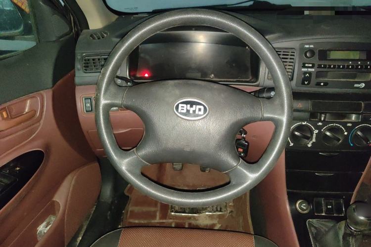 Used BYD F3 2012 Energy-Saving Model 1.5L Manual Comfort Version Steering Wheel
