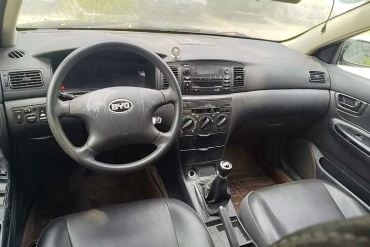 Used BYD F3 2012 Energy-Saving Model 1.5L Manual Comfort Version Steering Wheel