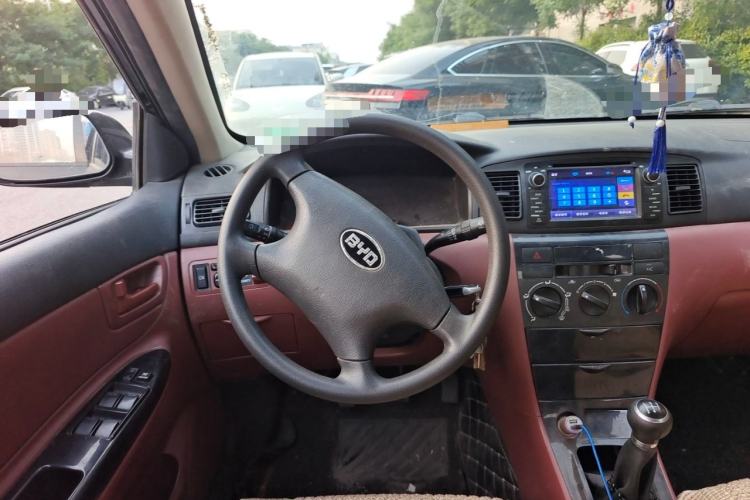 Used BYD F3 2012 Energy-Saving Model 1.5L Manual Comfort Version Steering Wheel