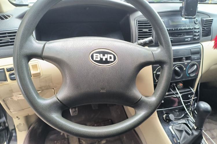 Used BYD F3 2012 Energy-Saving Model 1.5L Manual Comfort Version Steering Wheel