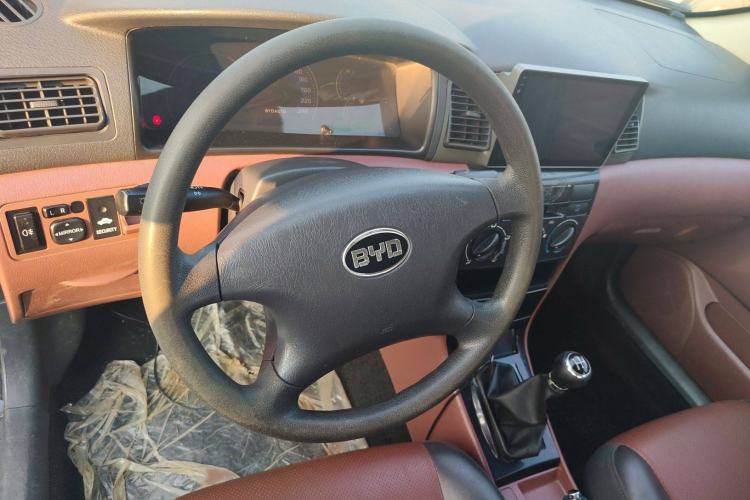 Used BYD F3 2012 Energy-Saving Model 1.5L Manual Comfort Version Steering Wheel