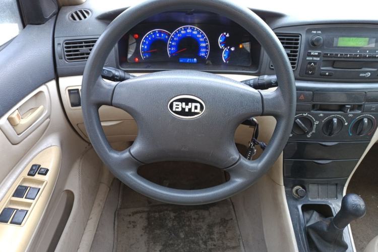 Used BYD F3 2012 Energy-Saving Model 1.5L Manual Comfort Version Steering Wheel