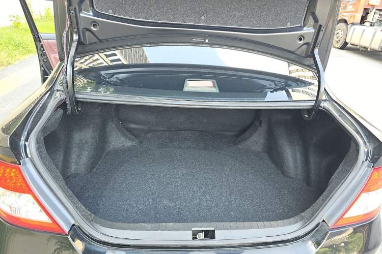 Used BYD F3 2012 Energy-Saving Model 1.5L Manual Comfort Version Trunk