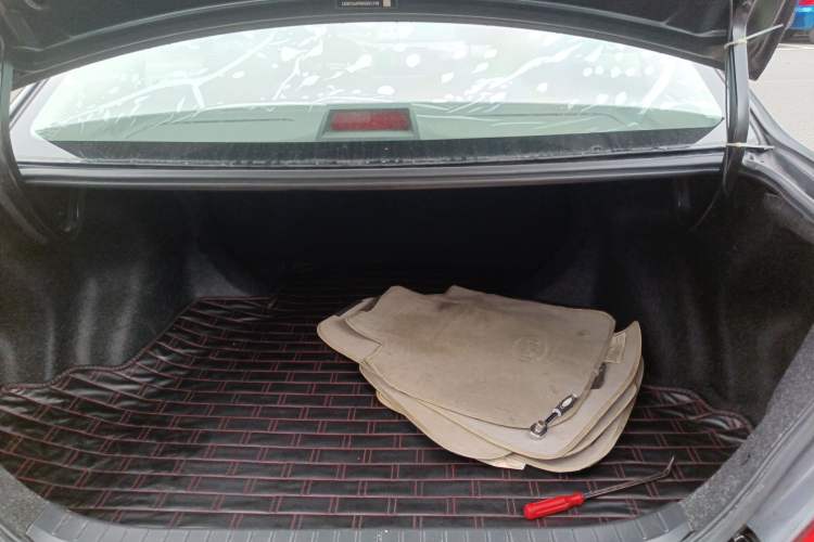 Used BYD F3 2012 Energy-Saving Model 1.5L Manual Comfort Version Trunk