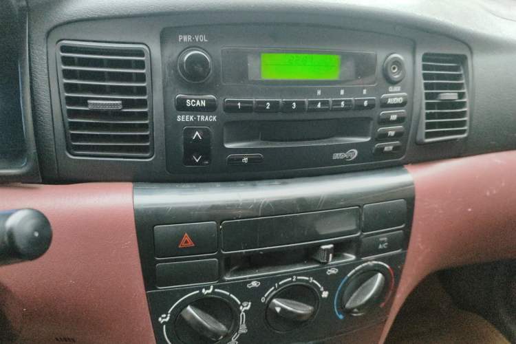 Used BYD F3 2012 Energy-Saving Model 1.5L Manual Comfort Version Audio And AC Panel