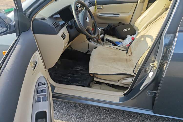 Used BYD F3 2012 Energy-Saving Model 1.5L Manual Comfort Version Driver Seat