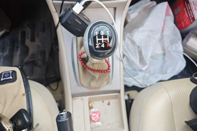 Used BYD F3 2012 Energy-Saving Model 1.5L Manual Comfort Version Gear Lever