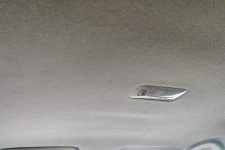 Used BYD F3 2012 Energy-Saving Model 1.5L Manual Comfort Version Headliner