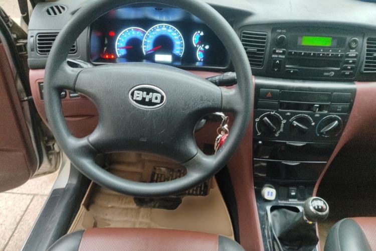 Used BYD F3 2012 Energy-Saving Model 1.5L Manual Comfort Version Steering Wheel