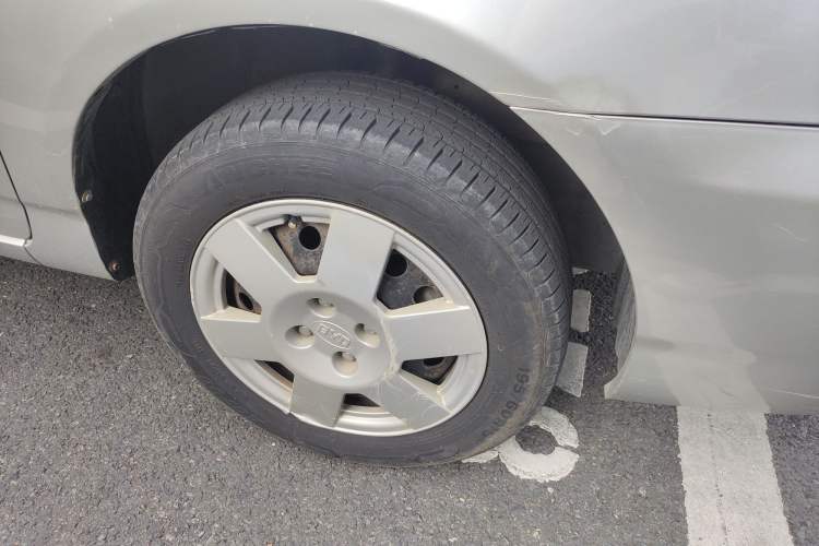 Used BYD F3 2012 Energy-Saving Model 1.5L Manual Comfort Version Right Front Wheel Hub