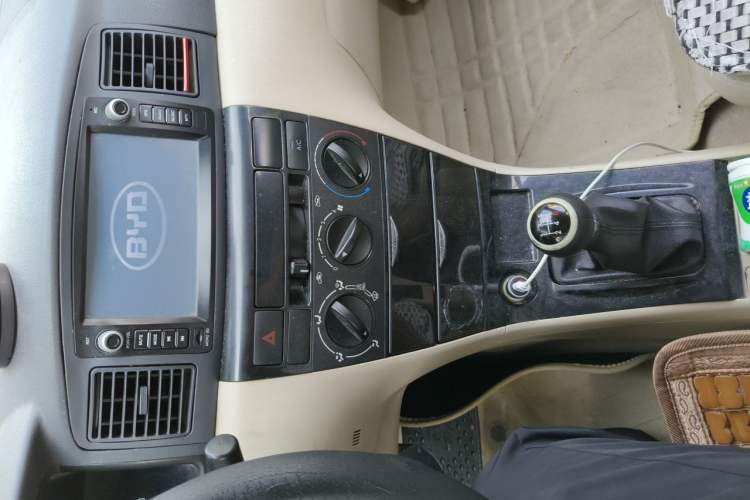 Used BYD F3 2012 Energy-Saving Model 1.5L Manual Comfort Version Audio And AC Panel
