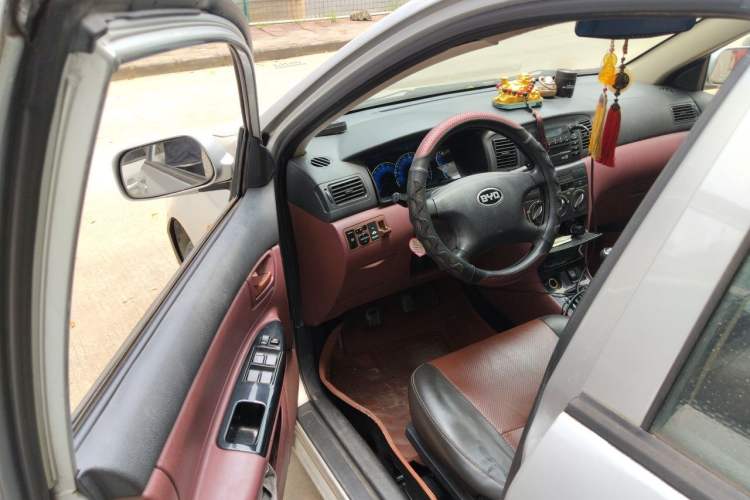 Used BYD F3 2012 Energy-Saving Model 1.5L Manual Comfort Version Driver Seat