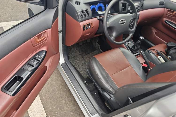 Used BYD F3 2012 Energy-Saving Model 1.5L Manual Comfort Version Driver Seat