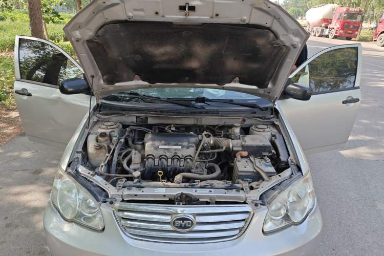 Used BYD F3 2012 Energy-Saving Edition 1.5L Manual Standard Model Engine Bay