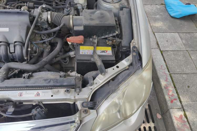 Used BYD F3 2012 Energy-Saving Model 1.5L Manual Comfort Version Engine Bay Left