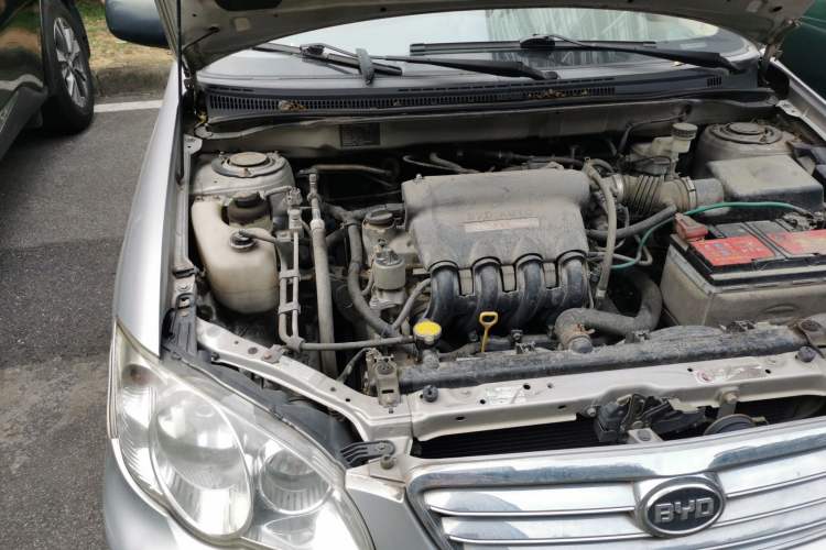 Used BYD F3 2012 Energy-Saving Model 1.5L Manual Comfort Version Engine Bay Right