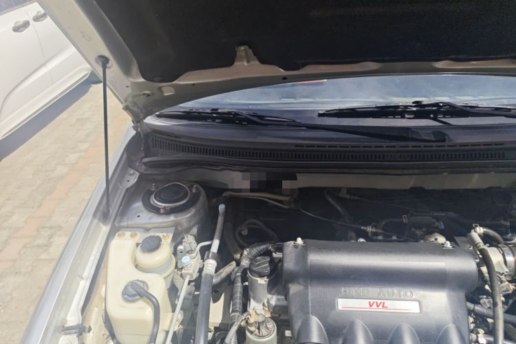 Used BYD F3 2012 Energy-Saving Model 1.5L Manual Comfort Version Engine Bay Right