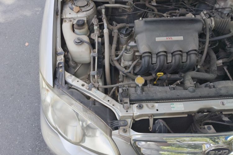 Used BYD F3 2012 Energy-Saving Model 1.5L Manual Comfort Version Engine Bay Right