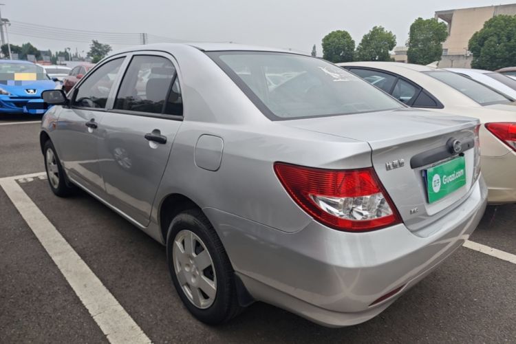 Used BYD F3 2012 Energy-Saving Model 1.5L Manual Comfort Version Exterior 2