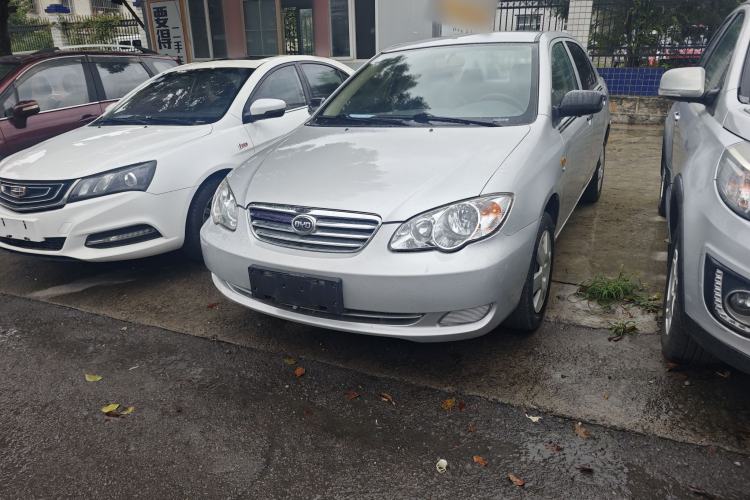 Used BYD F3 2012 Energy-Saving Model 1.5L Manual Comfort Version Exterior 5