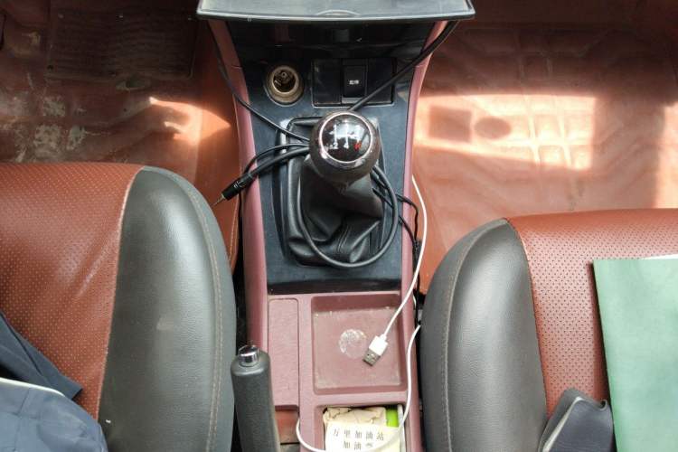 Used BYD F3 2012 Energy-Saving Model 1.5L Manual Comfort Version Gear Lever