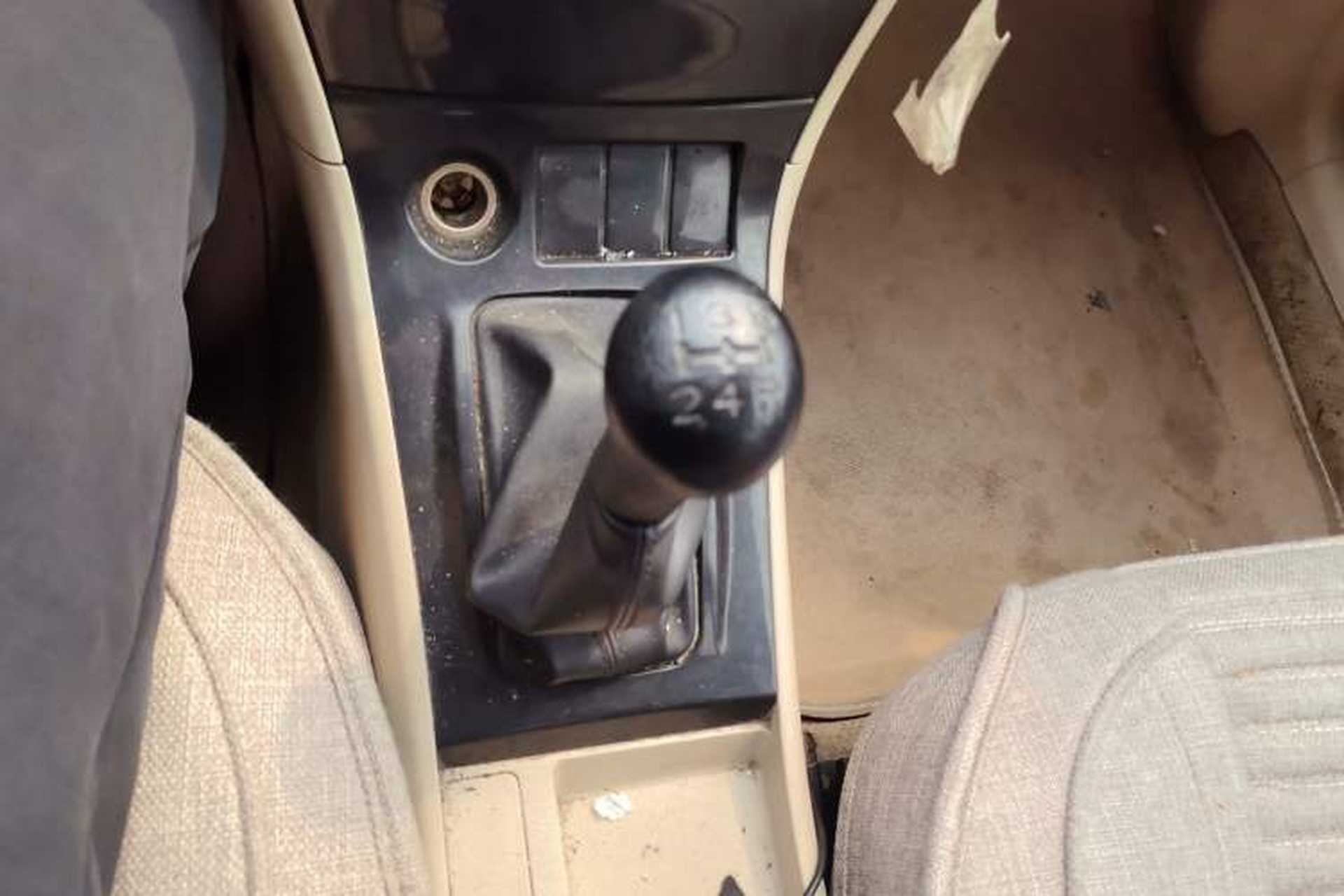 Used BYD F3 2012 Energy-Saving Edition 1.5L Manual Standard Model Gear Lever