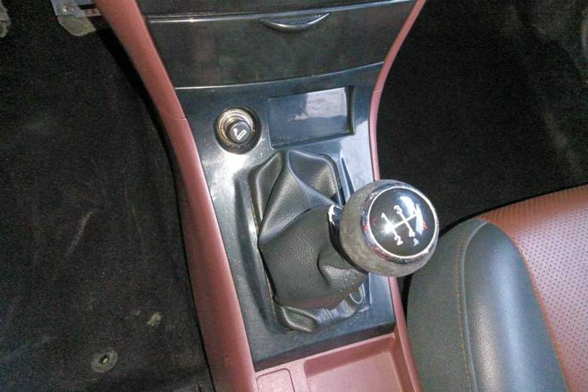 Used BYD F3 2012 Energy-Saving Model 1.5L Manual Comfort Version Gear Lever