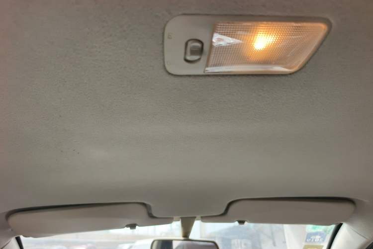 Used BYD F3 2012 Energy-Saving Model 1.5L Manual Comfort Version Headliner