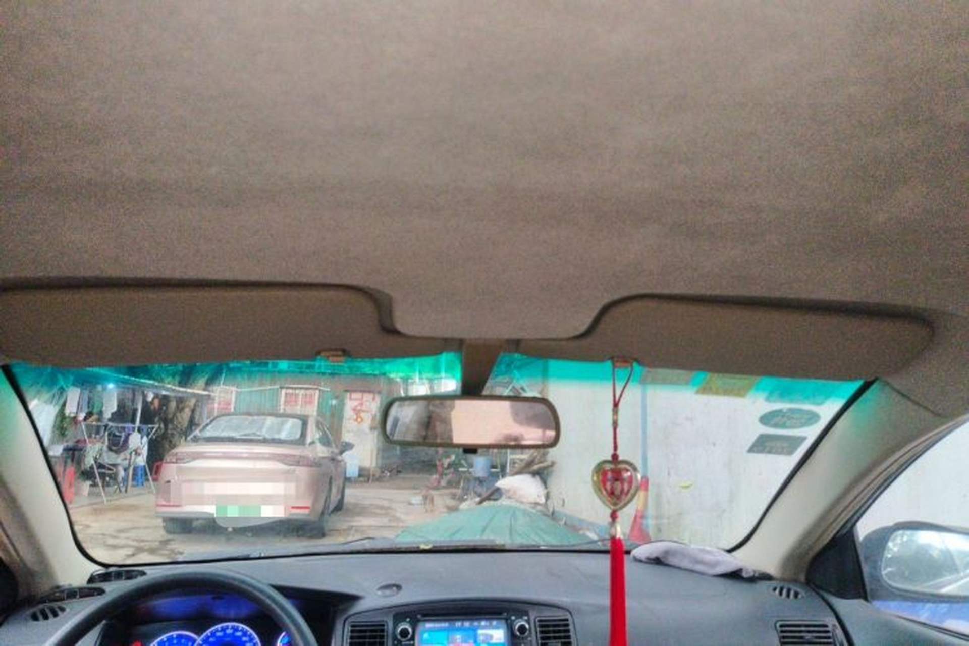 Used BYD F3 2012 Energy-Saving Edition 1.5L Manual Standard Model Headliner